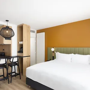 By Marriott Didot Montparnasse Paryż