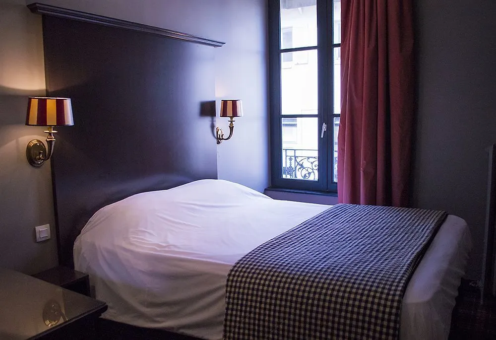 Hotel Victoria Lyon Perrache Confluence 2*,  Francia